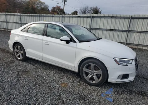 2018 Audi A3 Premium z USA, uszkodzony, nr VIN WAUB8GFF4J1090297
